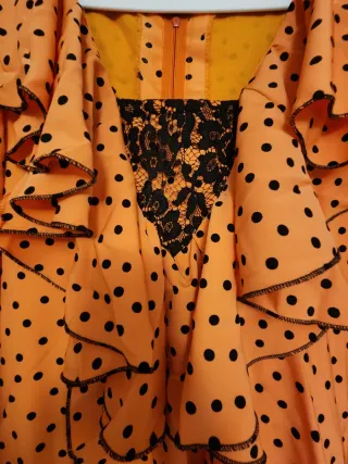 Traje de Flamenca Naranja Lunares Negros