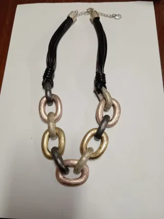 Collana con maglie color oro e argento