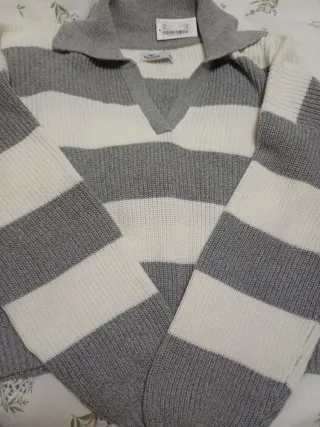 Jersey Hollister Talla S Rayas Gris y Blanco