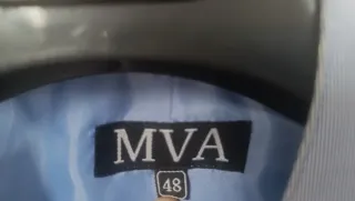 Traje de flamenco MVA azul y gris de mil rayas.