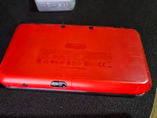 Nintendo 2ds xl pokeball