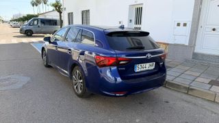 Toyota Avensis 2015