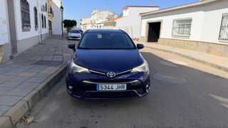 Toyota Avensis 2015