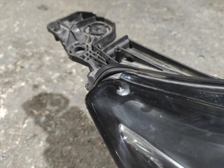 Faro derecho 9677522980 Peugeot 308 II (2013