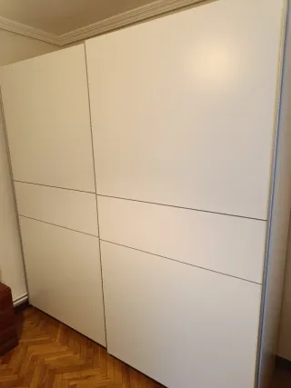 Armario blanco 2m x 2.10m