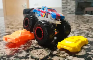3 Hot Wheels Monster Trucks