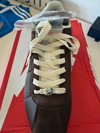 Zapatillas Nike Cortez Marrones y Blancas