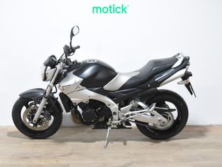 SUZUKI GSR 600