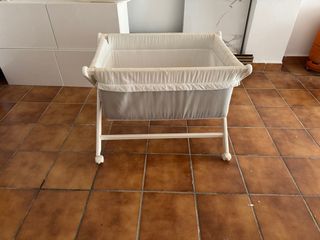 Minicuna con ruedas