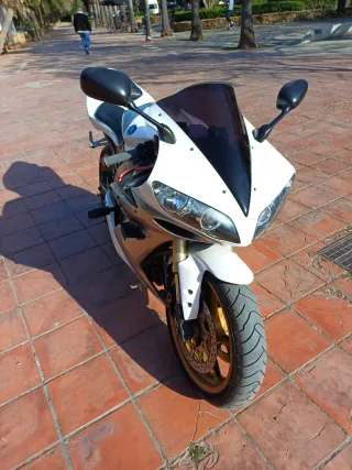 Yamaha YFZ -R1