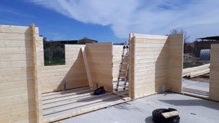 Kit para casa de madera de abeto de 70 m2