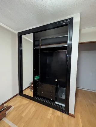 Armario empotrado puertas correderas con espejos