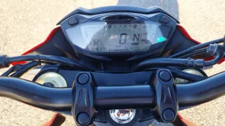 Suzuki GSX-S750 Full.