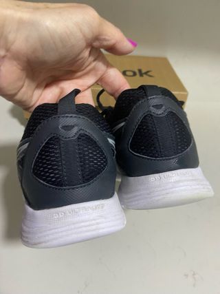 Zapatillas Reebok Negras y Grises