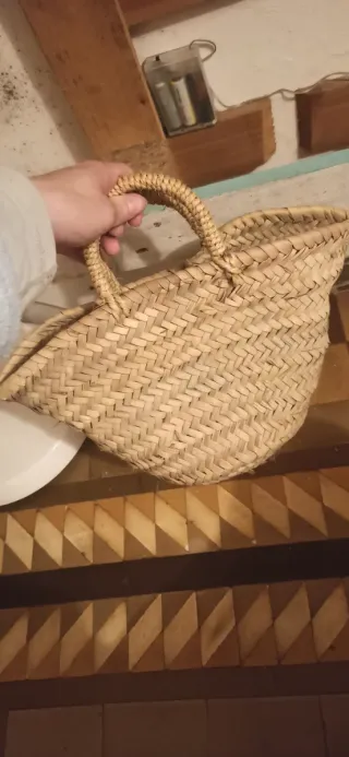 Cesta pequeña de mimbre