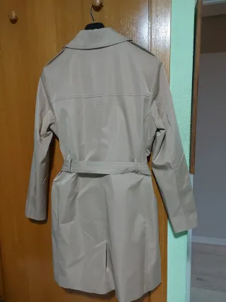 Gabardina Kiabi, beige. Talla L.
