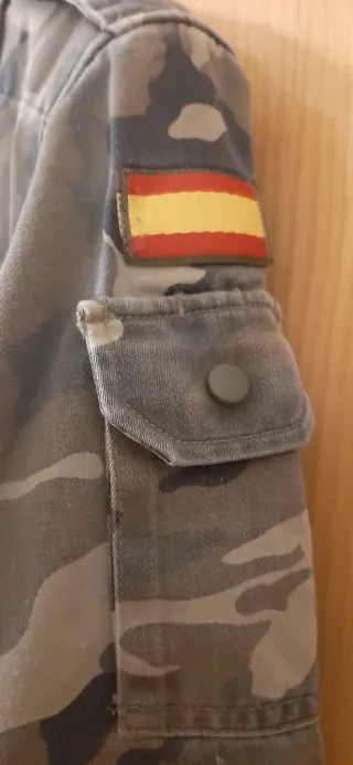 Chaqueta militar camuflaje