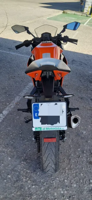 KTM RC 125 Naranja y Blanca