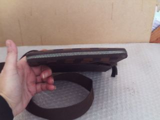 bolso de louis vuitton , mide de ancho 19 cm, alto