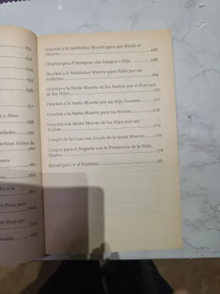 Sagrada Biblia de la santísima muerte