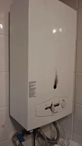 Termo gas Neckar butano/propano atmosférico.