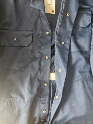 Mono azul de trabajo