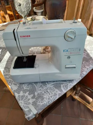 Máquina de coser Singer eléctrica portátil