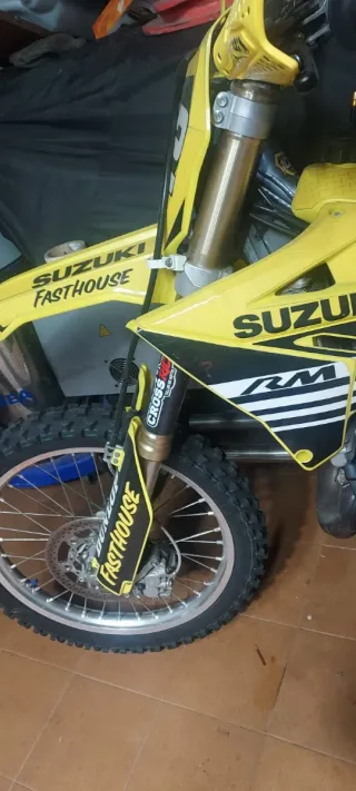 Suzuki RM 125 Motocross