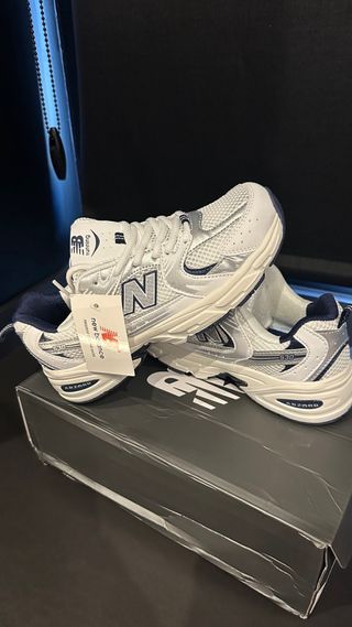 New Balance 530 Talla 37 Plata/Blanco