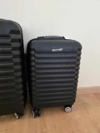 Set 2 Maletas Negras Nuevas