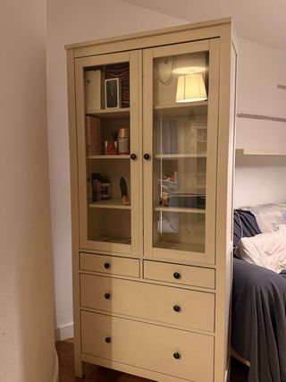 Mueble vitrina y cajonera