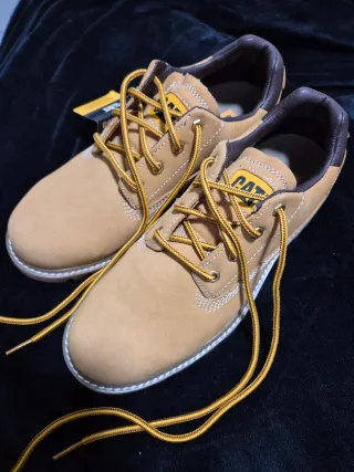 Zapatos CAT Nuevos Talla 44