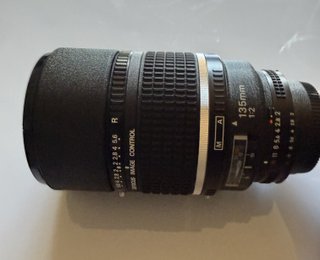 Nikon AF DC-Nikkor 135mm f/2 D