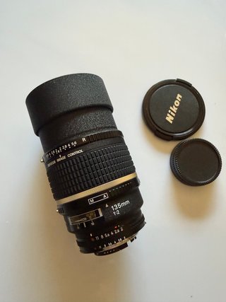 Nikon AF DC-Nikkor 135mm f/2 D