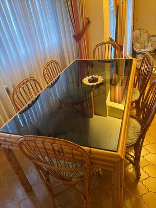 Mesa comedor bambú y cristal No se envia