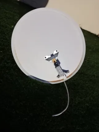 Antena Parabólica.