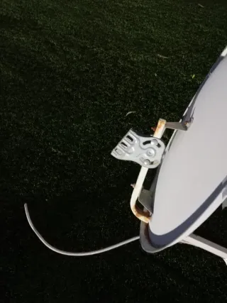 Antena Parabólica.