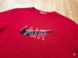 Camiseta Nike Air Roja con logos bordados Talla M