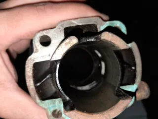 Cilindro y pistón de moto