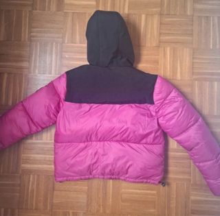 Chaqueta Tenth rosa y negra con capucha