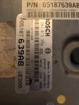 Centralita Motor Bosch 05187639AB