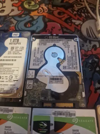Lote 6  Discos Duros 1TB, 500GB, 250GB