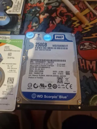Lote 6  Discos Duros 1TB, 500GB, 250GB