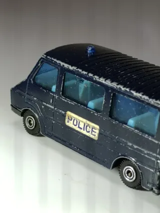 FURGONETA POLICIA EFSI-HOLLAND 1/64 AÑOS 80