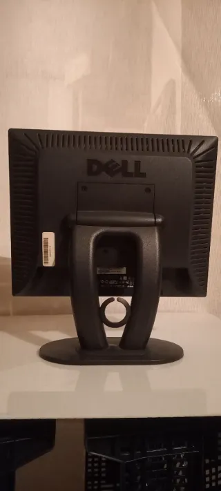 Pantalla Dell 34x28 cm