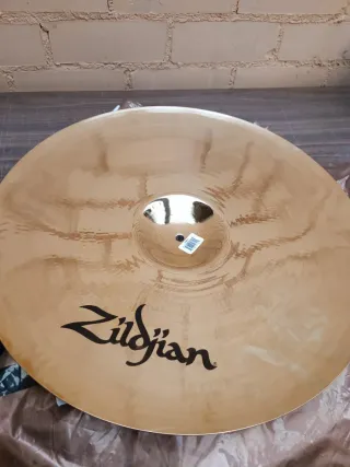 ZILDJIAN A20522 A Custom Platillo A Custom 22"