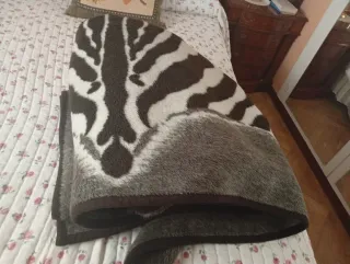 Manta de forro polar con estampado de cebra