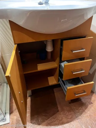 Mueble de baño madera y metal