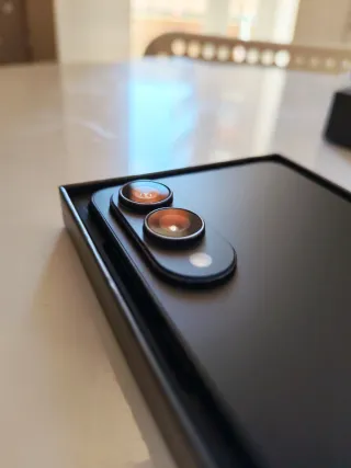 Samsung S25 Edge 256GB Nero nuovo più accessori