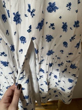 Falda midi Sezane flores azules